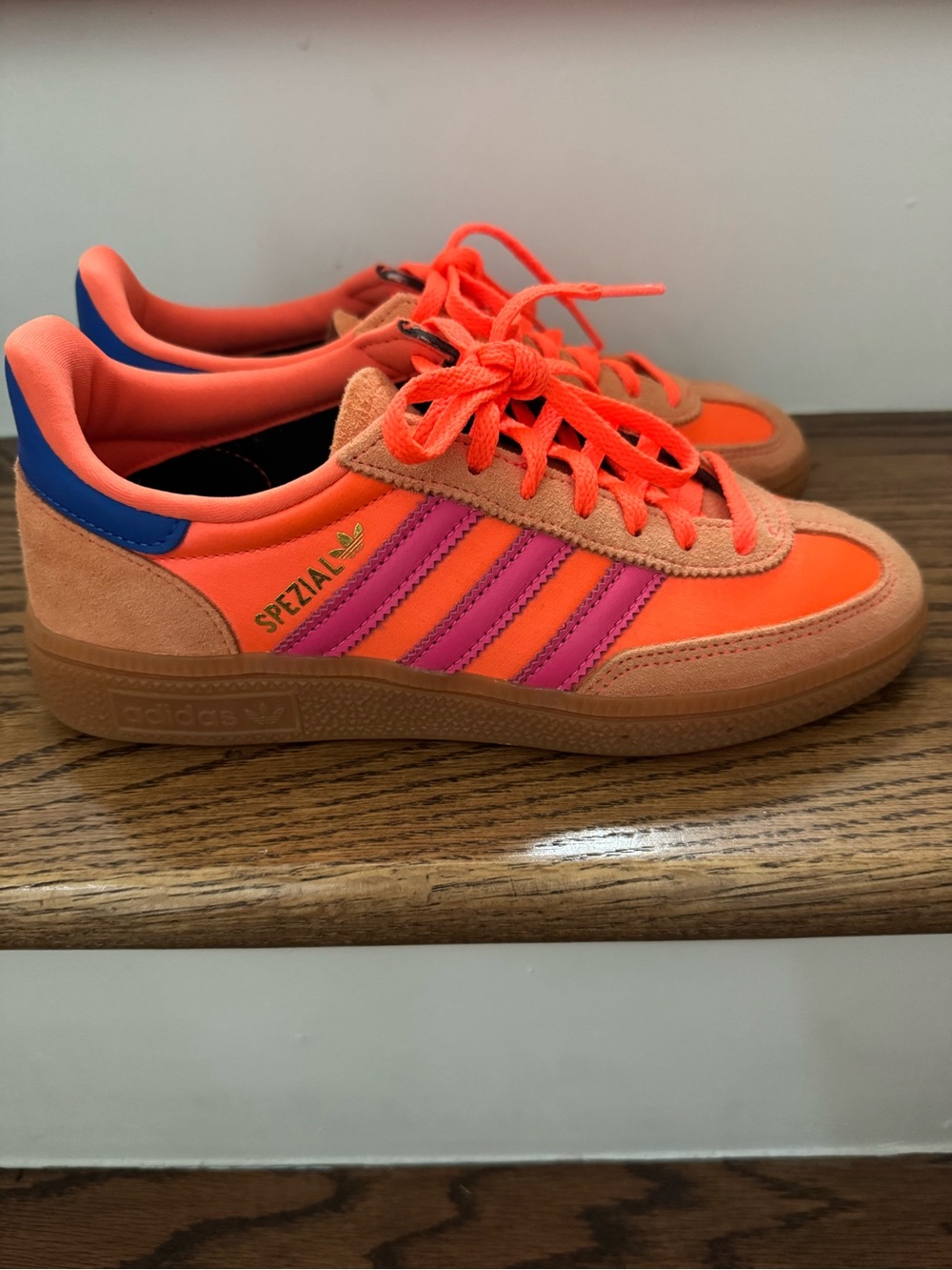 Women’s/Men’s Adidas Spezial Orange and Pink (Women’s Size 6.5) - Picture 3 of 5